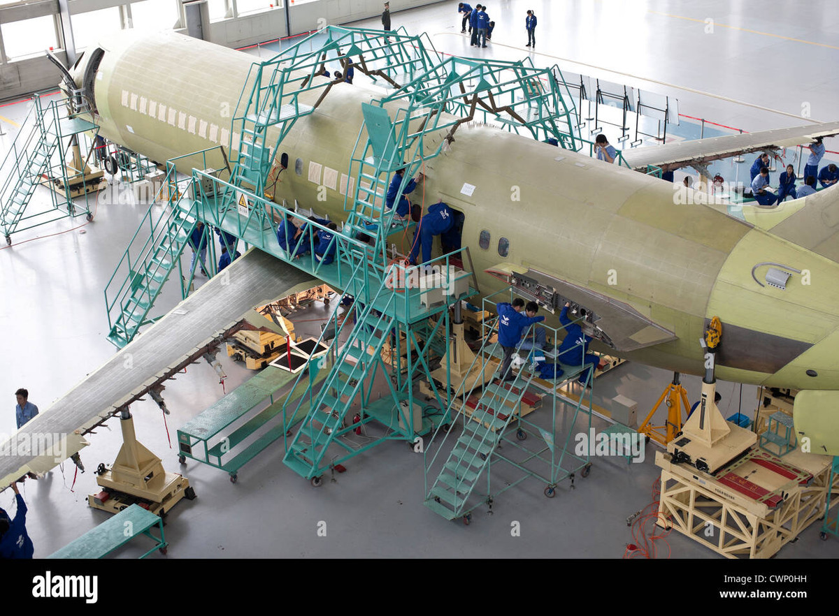 Có những lý do lịch sử và thực tế dẫn đến sự lạc hậu của động cơ hàng không Trung Quốc. Nguyên nhân lịch sử chính là do thiếu sự đầu tư bài bản và đầy đủ; đặc biệt là việc sản xuất sao chép theo các động cơ cũ của Nga trong thời gian quá dài. Đây là lý do rõ ràng nhất.