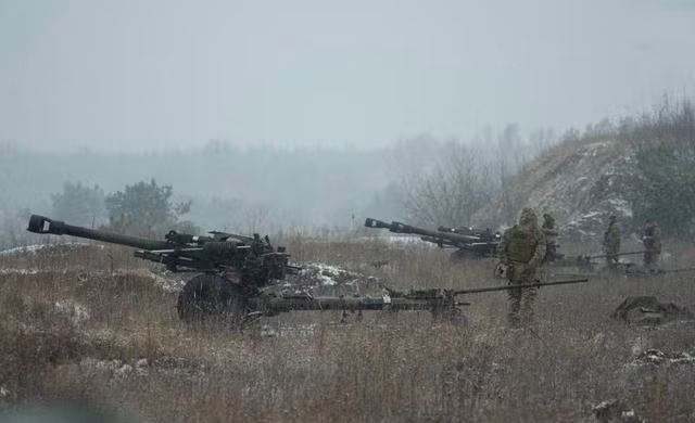 Một trong những đặc điểm của khu vực Kreminna là rừng rậm bao phủ, chỉ có một con đường nhỏ hẹp, dễ phòng thủ và khó tấn công. Do đó, Quân đội Ukraine đã không thể phản công thành công trong vài tháng, kể từ tháng 9.