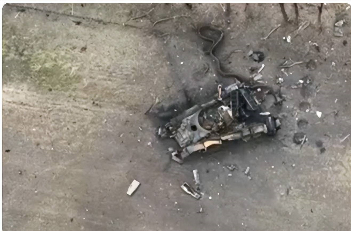 Hãng tin Nga RT dẫn nguồn tin từ Bộ Quốc phòng Nga cho biết, Quân đội Ukraine đã bị loại khỏi vòng chiến đấu hơn 1.200 binh sĩ Ukraine chỉ trong một đêm, bắt sống 5 binh lính; phá hủy hàng trăm phương tiện chiến đấu hạng nặng, trong đó có nhiều vũ khí của phương Tây lần đầu tham chiến.