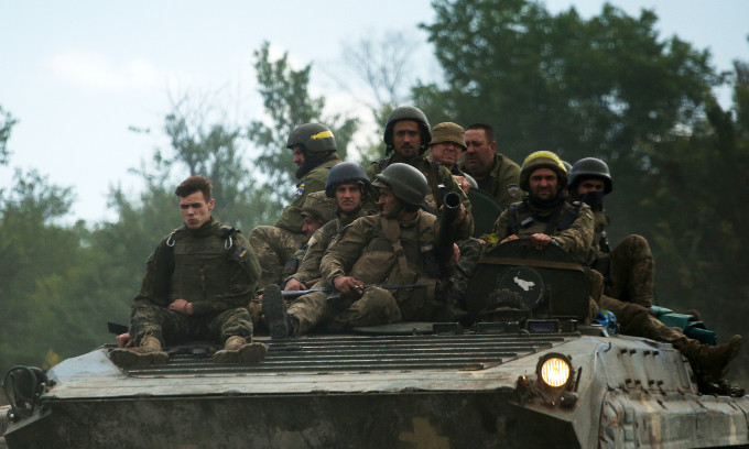 Hiện tại, tại thành phố Lisichansk là nơi tập trung rất nhiều binh lính Ukraine, hiện vẫn do Quân đội Ukraine tạm thời kiểm soát, đồng thời, nhiều nhà báo nước ngoài đã vào thành phố, để phỏng vấn Quân đội Ukraine, nhằm mục đích tận mắt thị sát chiến trường.