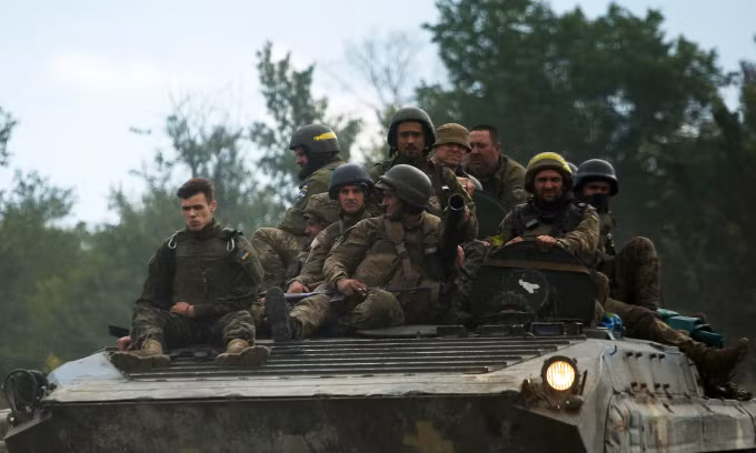 Hiện tại, tại thành phố Lisichansk là nơi tập trung rất nhiều binh lính Ukraine, hiện vẫn do Quân đội Ukraine tạm thời kiểm soát, đồng thời, nhiều nhà báo nước ngoài đã vào thành phố, để phỏng vấn Quân đội Ukraine, nhằm mục đích tận mắt thị sát chiến trường.