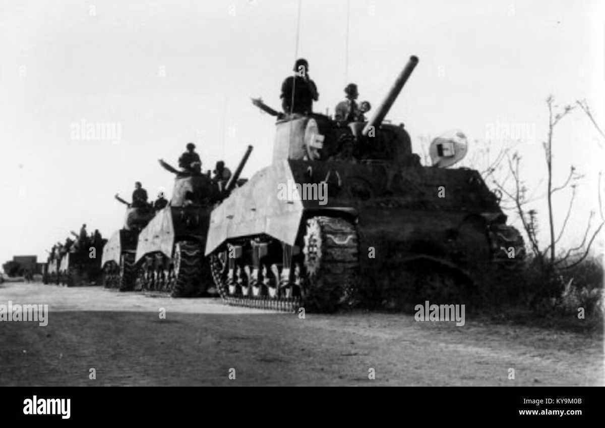 Việc ra đời nhà nước Israel vào năm 1948, chứng kiến sự hình thành của Lực lượng Phòng vệ Israel (IDF); mặc dù chỉ với một lực lượng xe tăng khiêm tốn, xiêu vẹo, và chắp vá, nhưng cũng giúp sức để đẩy lùi các cuộc tấn công từ các nước láng giềng Ả Rập.