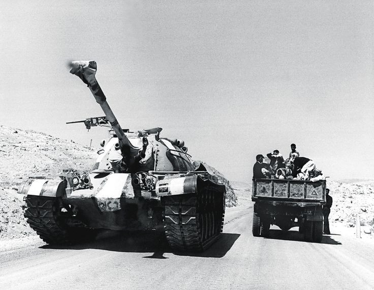 Đến cuộc chiến năm 1956, tình hình đã được cải thiện đáng kể; và đến năm 1967, Quân đoàn Thiết giáp của Israel về cơ bản đã giành chiến thắng trong cuộc “Chiến tranh 6 ngày”, bằng chiến thuật tiến công chớp nhoáng qua Bán đảo Sinai và vào Cao nguyên Golan.