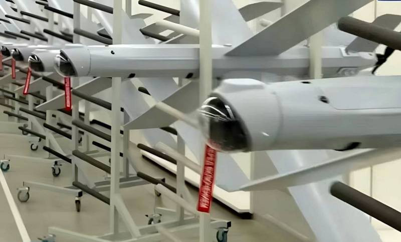 Máy bay không người lái của Nga đã được chứng minh là có khả năng chiến đấu cao; với một số chiếc máy bay không người lái tự sát hoặc mang vũ khí, có thể phá hủy cả khu vực đóng quân tạm thời của một đơn vị Ukraine và vũ khí.