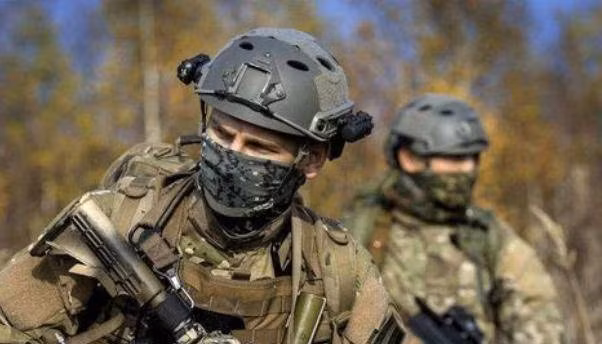 Chiến thuật của đặc nhiệm Ukraine là xuôi dòng sông Dnepr, bí mật tiếp cận nhà máy điện hạt nhân Zaporozhye, cố gắng tấn công bất ngờ quân đội Nga đang làm nhiệm vụ bảo vệ tại đây và chiếm lại khu vực này. 