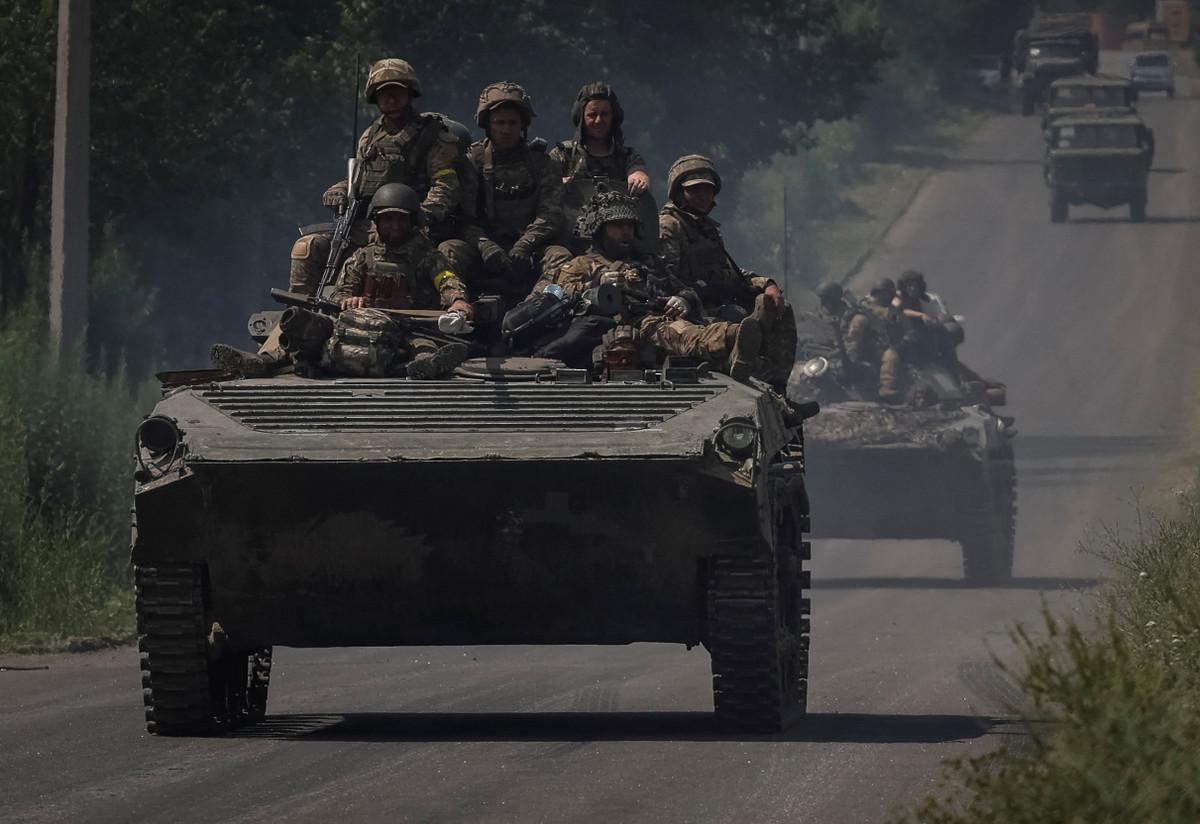 Vậy để chuẩn bị cho các chiến dịch phản công, Quân đội Ukraine đã chuẩn bị bao nhiêu lực lượng để phản công? Có thể thấy từ thông tin công khai rằng, quân đội Ukraine đã tập trung được nhiều quân số, vũ khí, trang bị cho chiến dịch chuẩn bị phản công của họ.