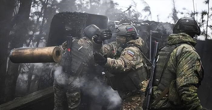 Giao tranh cũng diễn ra ác liệt ở làng Martynovka, lính dù Nga đang đẩy lùi đối phương tấn công, pháo binh và UAV của cả hai bên đều hoạt động rất tích cực. Các trận đánh vẫn tiếp tục ở khu rừng trồng ở khu vực Malaya Loknya; đánh giá chung là giao tranh ác liệt và khó khăn.