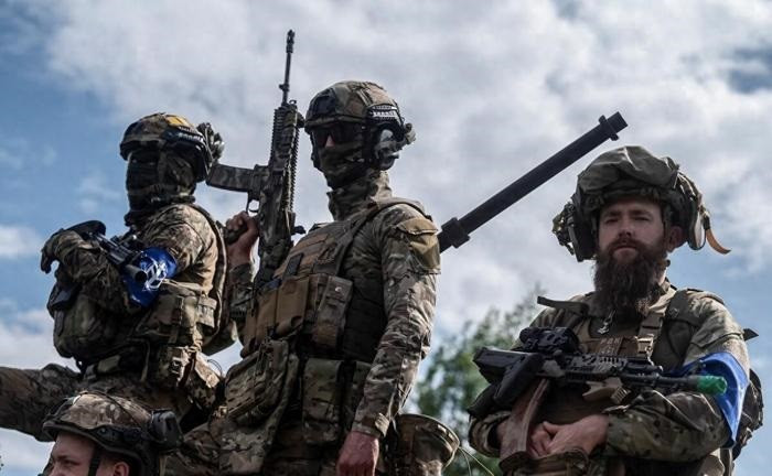 Lần này lực lượng đặc biệt Akhmat cũng gây chú ý. Nhóm tinh nhuệ này luồn sâu vào phía sau phòng tuyến của quân Ukraine, đặc biệt tìm kiếm các trận địa pháo binh của Quân đội Ukraine để tấn công, trực tiếp tiêu diệt hỏa lực yểm trợ của bộ binh Ukraine.