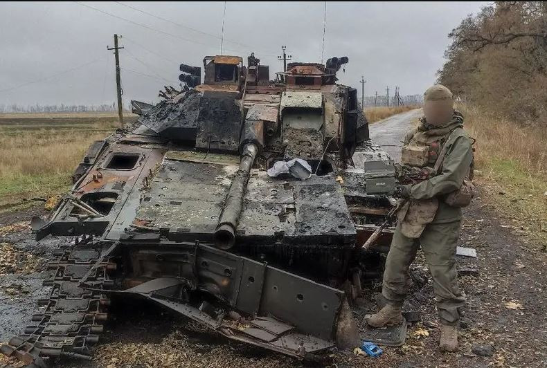 Bộ Quốc phòng Nga cũng thông báo, tình hình ở hướng Kursk hầu như không thay đổi, khi quân Ukraine vẫn duy trì lực lượng gồm 13 lữ đoàn trên lãnh thổ khu vực Kursk của Nga. Trong ngày, tổn thất của Ukraine lên tới hơn 250 quân nhân; một xe chiến đấu bộ binh, hai xe chiến đấu bọc thép và 5 xe ô tô bị phá hủy. 