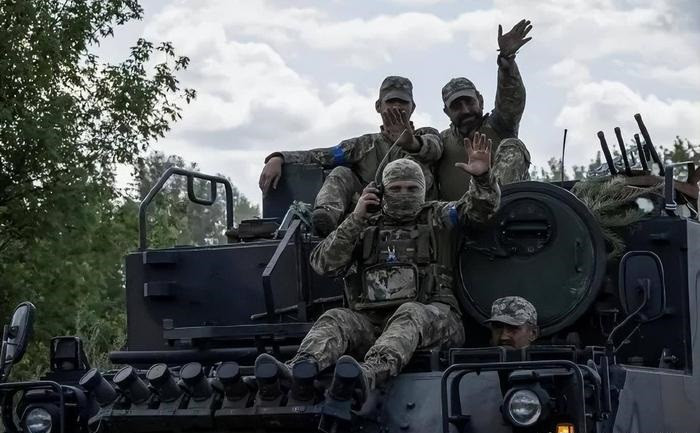 Quân đội Nga đặc biệt chú ý tới những đơn vị tinh nhuệ của Ukraine đã tiến vào Kursk, trong đó có Lữ đoàn xe tăng số 5 và Lữ đoàn bộ binh cơ giới số 17, cả hai đều là những đơn vị chủ lực tinh nhuệ của Quân đội Ukraine. 