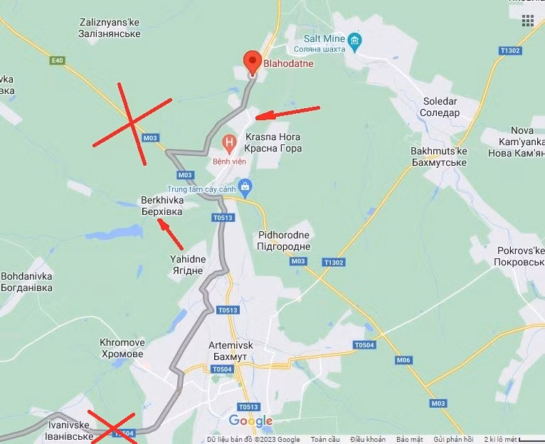 Hiện Quân đội Ukraine vẫn có thể sử dụng một con đường tiếp viện cho Bakhmut, đây là tuyến đường cao tốc M03 ở phía tây bắc thành phố, dẫn đến thành phố Slavyansk. Các tuyến tiếp tế còn lại đã bị cắt đứt một phần hoặc hoàn toàn và nằm dưới sự kiểm soát của Quân đội Nga. Nếu quân Nga chiếm được làng Paraskovievka, thì Bakhmut chính thức bị “đóng nồi hầm”. 