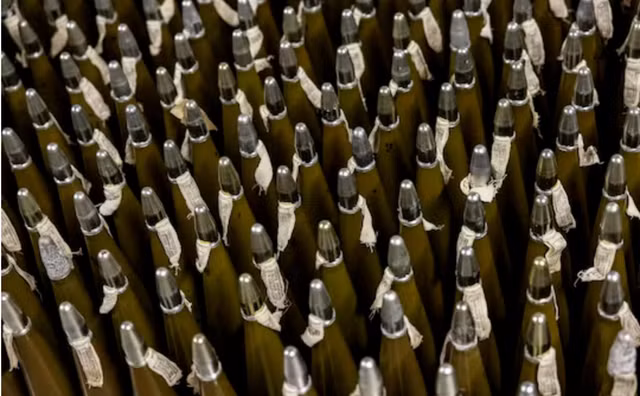 Với tốc độ khai hỏa như hiện nay của Ukraine, số đạn dự trữ này sẽ sớm hết và các nước phương Tây cũng gặp khó khăn trong việc tăng năng lực sản xuất. Vào tháng 2 năm nay, Tổng thư ký NATO Jens Stoltenberg đã cảnh báo, "Ukraine hiện tiêu thụ đạn pháo với tốc độ nhanh hơn nhiều lần so với tốc độ chúng tôi đang sản xuất". 