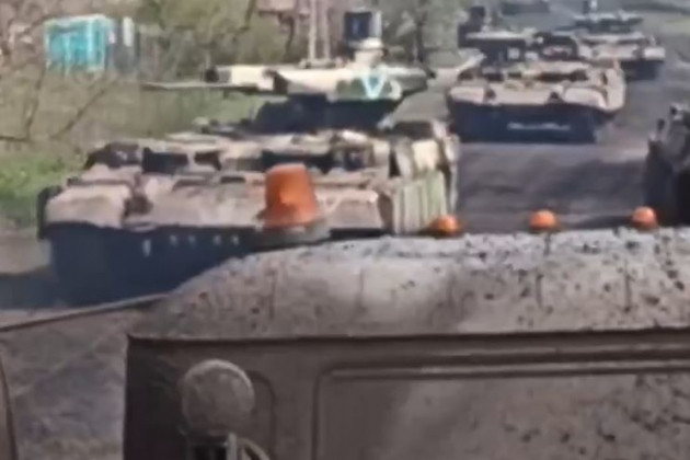 Còn theo truyền thông Nga, một trung đội xe hỗ trợ tăng T-15 Terminator (Kẻ hủy diệt), đã được chuyển đến khu vực Donbass. Thông tin về vấn đề này, đã xuất hiện vài ngày trước, khi những chiếc Terminator, được nhìn thấy trong khu vực hoạt động quân sự đặc biệt.