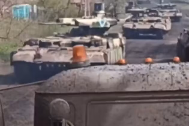 Còn theo truyền thông Nga, một trung đội xe hỗ trợ tăng T-15 Terminator (Kẻ hủy diệt), đã được chuyển đến khu vực Donbass. Thông tin về vấn đề này, đã xuất hiện vài ngày trước, khi những chiếc Terminator, được nhìn thấy trong khu vực hoạt động quân sự đặc biệt.