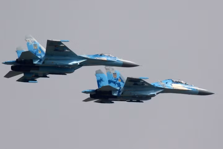 Theo thông tin, Không quân Ukraine hiện có khoảng hai chục chiếc máy bay chiến đấu hạng nặng Su-27P / UB và MiG-29, có nhiệm vụ phòng không tầm xa, tiêu diệt các hệ thống phòng không và máy bay của Quân đội Nga trên lãnh thổ Ukraine, dưới sự bảo vệ của hệ thống phòng không tầm xa còn sót lại của Ukraine.