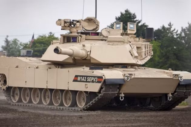 Trong khi đó, Cố vấn tổng thống Mỹ Jake Sullivan thông báo rằng, vì một số lý do, Mỹ sẽ không thể cung cấp cho Ukraine xe tăng hạng nặng M1 Abrams vào năm 2023. Việc giao hàng dự kiến không sớm hơn mùa xuân và thậm chí có thể là mùa hè năm 2024 và nếu có bàn giao, chỉ là phiên bản cũ M1A1, chứ không phải phiên bản M1A2.