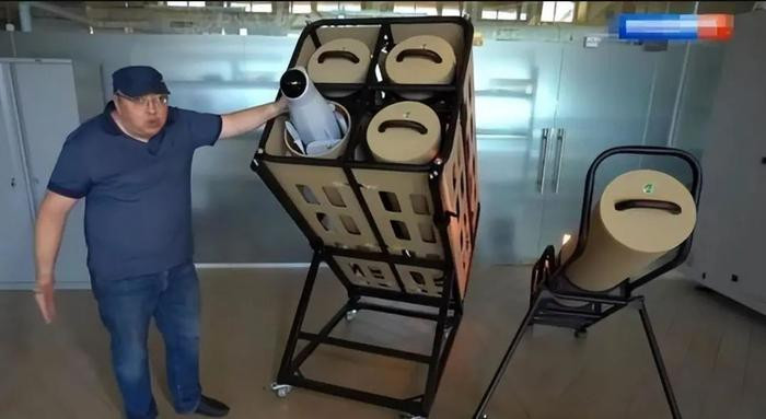 Để khắc phục những nhược điểm của UAV Lancet-1 và Lancet-3, mới đây Nga đã phát triển một thế hệ UAV Lancet mới, có tên "Sản phẩm 53". UAV mới này đã được nâng cấp rất nhiều, cánh có thể gập lại, phóng bằng ống phóng, sử dụng thiết bị phóng khối, có thể chứa 4 ống phóng.