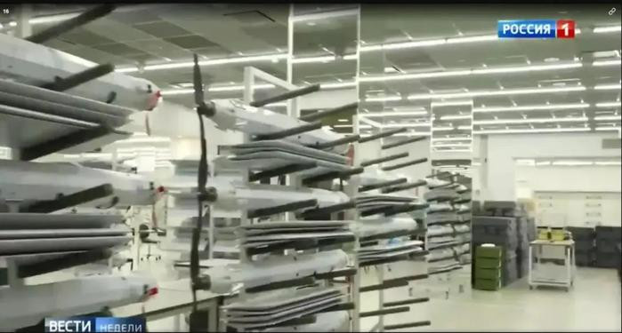 Nga hiện đang tập trung phát triển UAV “rất nghiêm túc”; thế mạnh của các nước lớn cũng nằm ở đây, chỉ cần họ chú ý đến thì có thể nhanh chóng đưa ra vô số giải pháp. Mặc dù chưa thể đưa ra những UAV trinh sát chiến lược tầm cao như của Mỹ, nhưng các UAV chiến thuật của Nga hiện nay đang nở rộ như nấm sau cơn mưa. 