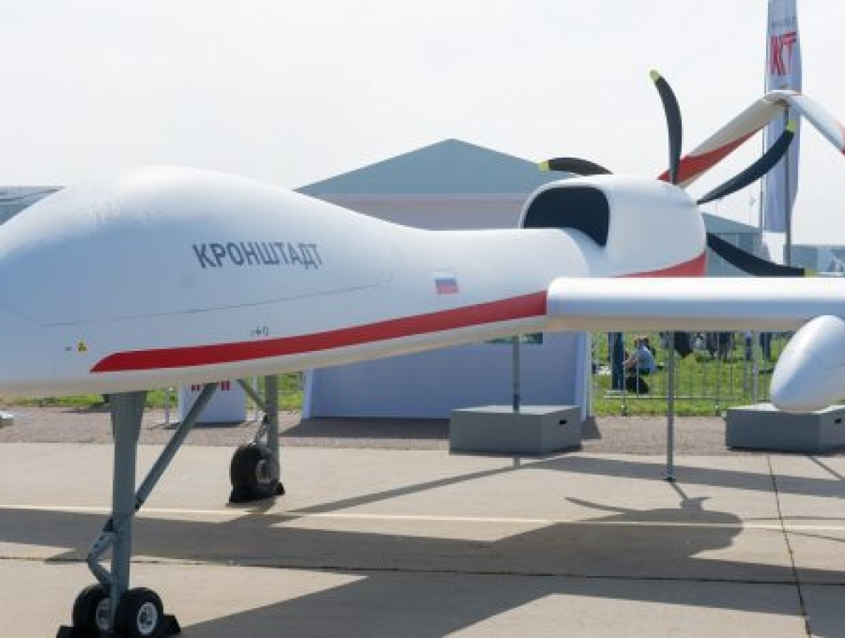 Mặc dù là UAV vũ trang, nhưng Sirius cũng có thể được sử dụng để tuần tra các khu vực được chỉ định, nhằm lấp đầy các lỗ hổng trong hệ thống phòng thủ, bằng khả năng tấn công ngay lập tức các mục tiêu cỡ nhỏ hoặc sinh lực ẩn lộ của đối phương. 