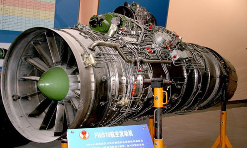 Theo thông tin từ tờ Hoàn Cầu cho biết: “Động cơ WS-10 có tổng lực đẩy khi sử dụng buồng đốt sau lên tới 132 kN và khi không sử dụng chế độ đốt sau là 171 kN.