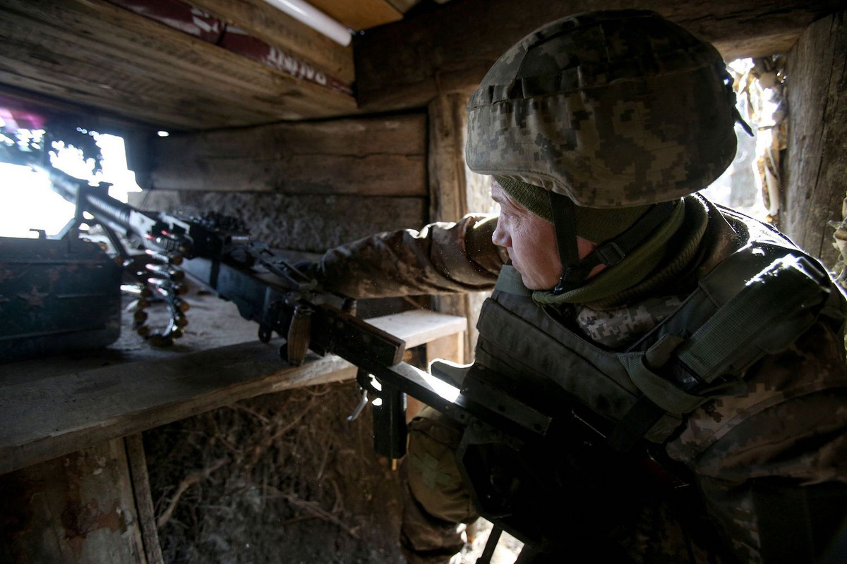 Vụ cháy nổ khiến vị trí đóng quân bị phá hủy, một binh sĩ thiệt mạng và ít nhất hai người khác bị thương nặng phải nhập viện. Thông tin về vụ việc này, được kênh Telegram “Military Observer” trích dẫn, có tham khảo nguồn tin của dân quân nước cộng hòa tự xưng Donetsk (DPR).