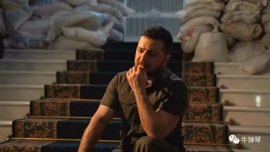 Thứ tư, Tổng thống Ukraine Zelensky kêu gọi Anh, Pháp và Đức trong NATO giúp đỡ, để "cứu mạng sống của người Ukraine"; đáp lại Pháp không có ý định cung cấp vũ khí cho Ukraine.