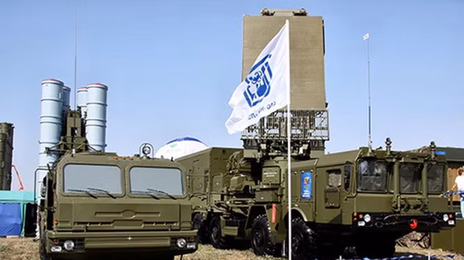 Bây giờ chính phủ Mỹ cần Ấn Độ, cũng như Ấn Độ cũng cần Mỹ để đối phó với Trung Quốc ngày càng hung hăng. Mỹ ngay từ bây giờ nên coi Ấn Độ là một quốc gia lớn chứ, không chỉ là một quốc gia đang phát triển lớn nhất trên thế giới.