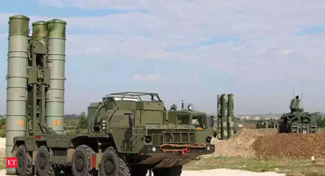 Việc này sẽ chỉ có lợi cho Trung Quốc, chứ chưa nói đến Nga (và dĩ nhiên là Nga mong muốn điều đó). Và điều này cũng sẽ khiến Mỹ phải trả giá và khiến nhiệm vụ xây dựng liên minh kiềm chế Trung Quốc trở nên khó khăn hơn.