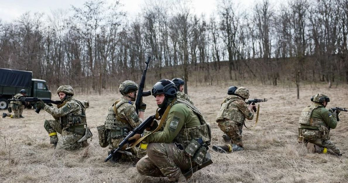 Các đơn vị mới thành lập của Ukraine bao gồm các Lữ đoàn bộ binh 155, 156, 157, 158 và 159 của Lục quân; Lữ đoàn phòng thủ số 124 của Lực lượng phòng thủ nội địa; Lữ đoàn thủy quân lục chiến số 1 và 4 của Thủy quân lục chiến.