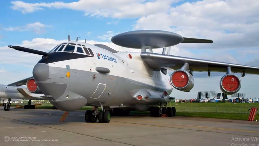 Vì vậy trên thực tế, Không quân Nga có thể có 9 chiếc A-50U vào cuối năm 2023, nếu bị rơi hai chiếc vừa qua, hiện còn 7 chiếc hiện đang được sử dụng. Còn các blogger Ukraine thì cho rằng, việc sớm khôi phục đội máy bay A-50 chỉ là sự "tuyên truyền của Nga".