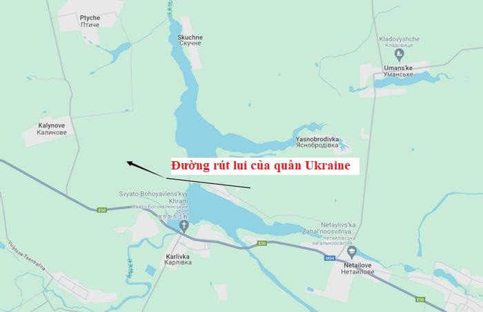 Điều này dẫn đến kết nối duy nhất của làng Yasnobrodivka với khu vực hậu cứ ở phía tây bị kẹp giữa hai hồ nước. Con đường tiếp tế và sơ tán duy nhất cho Quân đội Ukraine cũng đã trở thành khu vực trọng điểm của Quân đội Nga. Trong tháng qua, một số lượng lớn quân số và phương tiện của quân đội Ukraine đã bị UAV FPV của Nga tiêu diệt trên con đường tử thần này.