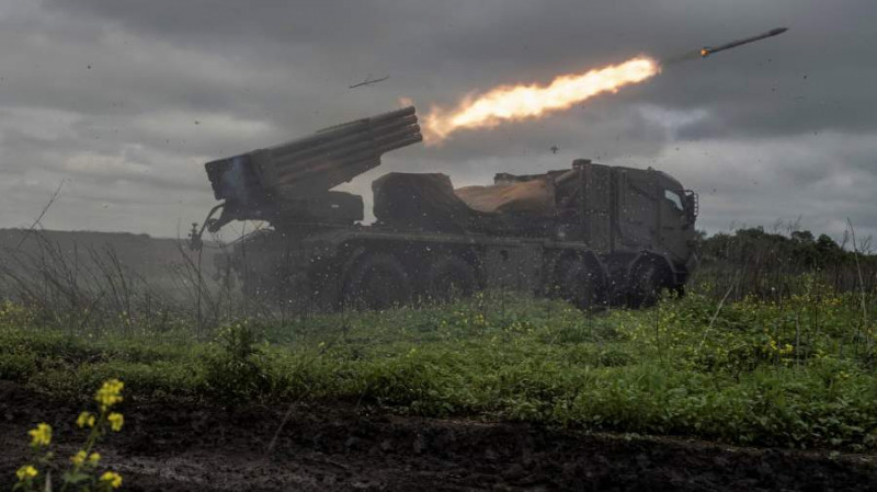 Tính đến sáng sớm ngày 16/7, Quân đội Nga đã đến gần bờ sông Vovcha, đánh dấu việc Quân đội Nga đã xé nát hoàn toàn tuyến phòng thủ thứ hai của Quân đội Ukraine và bắt đầu tiếp cận tuyến phòng thủ thứ ba của Quân đội Ukraine. 