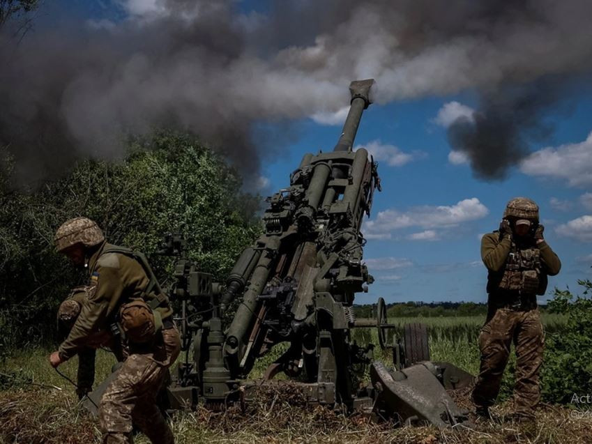 Lực lượng pháo binh Ukraine chỉ phân phối 2.000 viên đạn pháo mỗi ngày. Đồng thời, pháo binh Nga bắn hơn 10.000 quả đạn pháo mỗi ngày. Sự vượt trội về sức mạnh quân sự cho phép Quân đội Nga tập trung hỏa lực mà không lo Ukraine phản công.