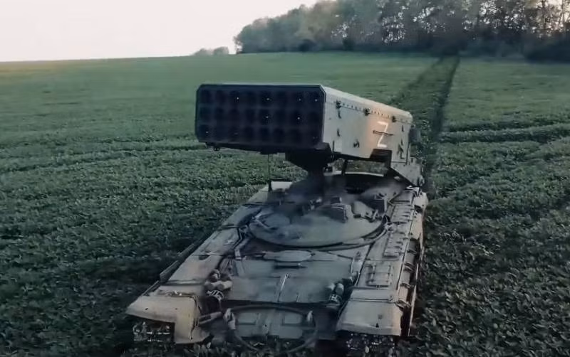 Thông báo của Bộ Tổng tham mưu Ukraine cho biết: Tình hình trong vùng tác chiến rất phức tạp và căng thẳng, địch tiếp tục tiến hành các trận đánh dọc theo toàn bộ tuyến phòng thủ. 