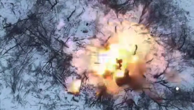 Điều này cho thấy tổ hợp công nghiệp quân sự của Triều Tiên đang sử dụng chiến trường Ukraine để thử nghiệm và tinh chỉnh công nghệ tên lửa của họ. Mặc dù tin tức của Reuters thường bị nghi ngờ, nhưng việc học hỏi kinh nghiệm chiến tranh luôn là thế mạnh của Triều Tiên.