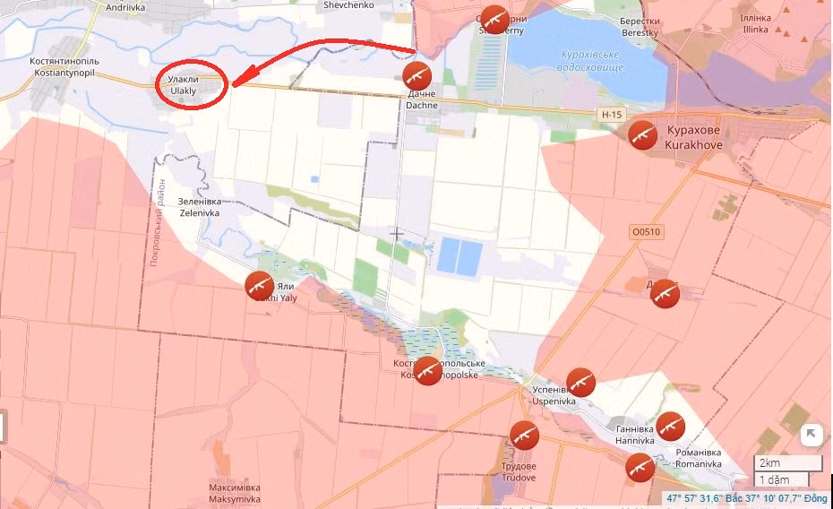 Tuy nhiên, vấn đề chưa kết thúc ở đó, Cụm quân Trung tâm của RFAF bắt đầu hình thành một “túi” mới, khi di chuyển về phía tây làng Dalneye. Hướng tiến quân gần như song song với sông Sukhie Yaly và Kurakhove. Bằng cách này, RFAF dường như đã cắt đứt đội hình của AFU còn lại ở đây khỏi lực lượng đồn trú ở Kurakhovsky. 