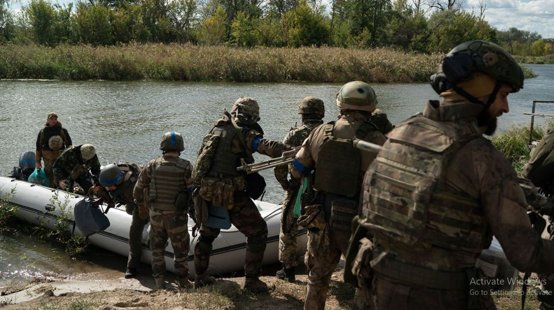 Theo ông Vladimir Saldo, thống đốc vùng Kherson Oblast do Nga kiểm soát, tổng số lính thủy đánh bộ Ukraine được điều động trong toàn bộ chiến dịch vượt sông lên tới 10.000 quân, nhưng đã có khoảng 5.000 binh sĩ thiệt mạng. Con số này gây sốc và chắc chắn có tác động sâu sắc đến tinh thần của Quân đội Ukraine.