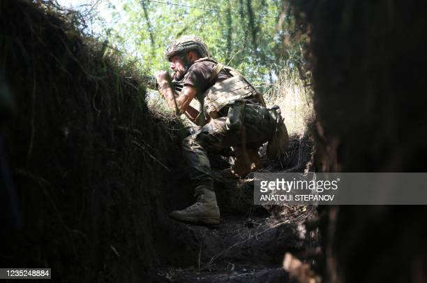 Trong những ngày qua, ngoài việc tiến hành pháo kích, Quân đội Ukraine đang tổ chức nhiều cuộc đột nhập vào lãnh thổ của Cộng hòa Nhân dân Luhansk và Donetsk tự xưng; tuy nhiên nhiều cuộc đột nhập bị phát hiện và bao vây.