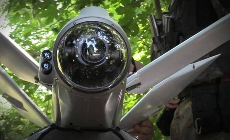 UAV Lancet có thể hoạt động liên tục trên không trong thời gian tối đa 40 phút và có thể được lập trình để hoạt động tự động với đường bay được xác định trước, hoặc được điều khiển bằng tay. 