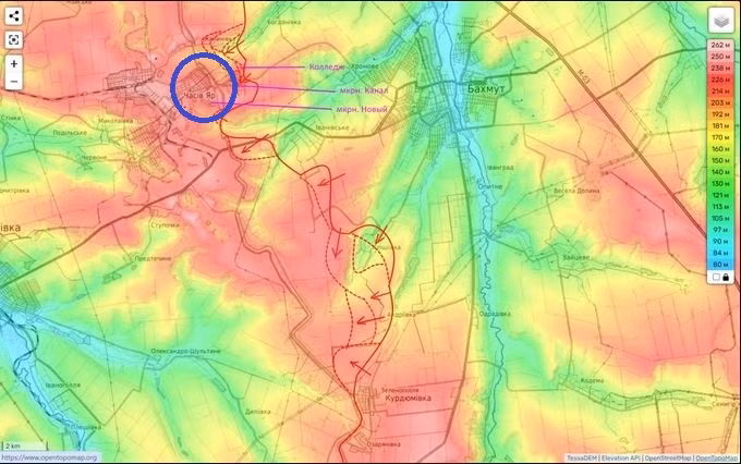 Vì vậy, trong suốt một tháng, từ ngày 20/4 đến 20/5, lực lượng không quân Nga đã tấn công rất dữ dội vào khu vực tiểu khu phía đông kênh đào Severski Donets - Donbass. Khi chiến trường được làm mềm, quân Nga đã tiến từng bước, chiếm được các tòa nhà cao tầng ở phía đông nam của tiểu khu Kanal và Novy, đồng thời áp sát kênh đào ở phía nam.