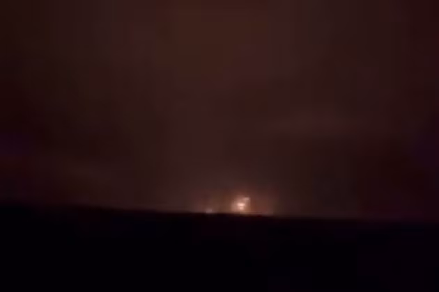 Còn theo truyền thông Nga, chỉ chưa đầy 40 phút sau khi bắt đầu cuộc chiến giữa Ukraine và Nga, hạm đội của Hải quân Ukraine đã bị tiêu diệt hoàn toàn bởi hỏa lực của Quân đội Nga.