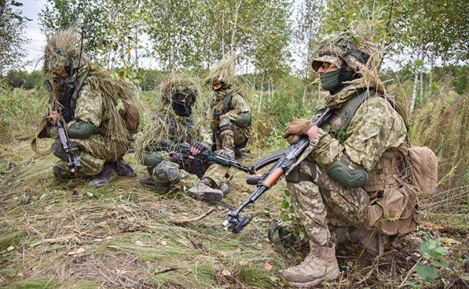 Và giờ đây, tuyến phòng thủ của Ukraine giữa Avdiivka và Pokrovsk tiếp tục phụ thuộc vào khả năng chiến đấu của Lữ đoàn bộ binh cơ giới 47 (trong đó một số đơn vị cũng bị “rút ruột” tăng cường cho mặt trận Kursk), vốn đã kiệt sức vì các trận đánh kể từ tháng hai. Các nhà phân tích cho rằng, chiến thắng cho Quân đội Nga trong trận chiến giành Pokrovsk trong tháng 9 này. (Nguồn ảnh: Forbes, CNN, Ukrinform, Sputnik).