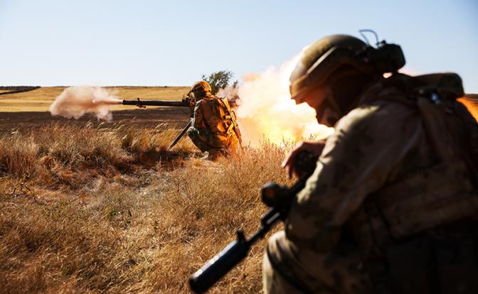 Bộ Tổng tham mưu Quân đội Ukraine cảnh báo, nếu các phương tiện chiến đấu Marder do Đức sản xuất “không ngăn chặn được kẻ thù gần Ukrainsk, thì việc rút lui có thể dẫn đến ... bị kẻ thù bao vây”. Trong trường hợp này, các đơn vị của ít nhất 4 lữ đoàn của Ukraine sẽ rơi vào “nồi hầm” phía nam Pokrovsk. 