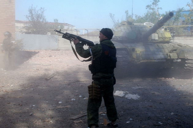 Khodakovsky nói: “Hiện Quân đội Ukraine đã tập trung binh hỏa lực tới mức tối đa, và chỉ chờ có lệnh, họ ngay lập tức chiếm hữu một số vị trí quan trọng của chúng tôi.