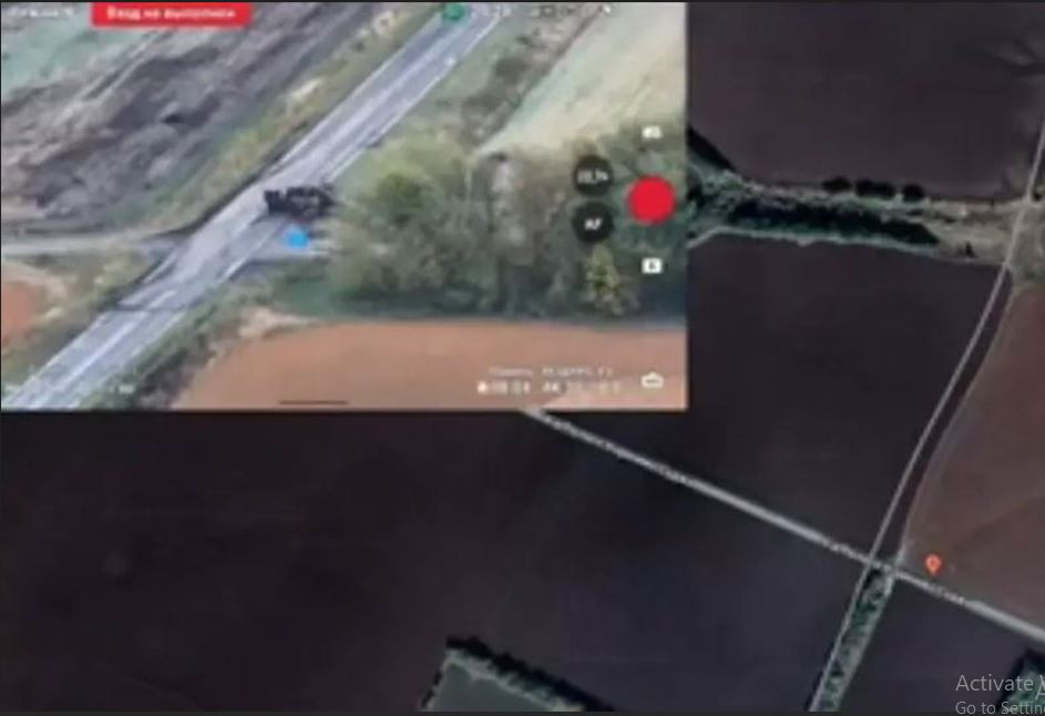 Mercouris cho rằng, Quân đội Ukraine ở vùng Kursk mất “hàng nghìn binh sĩ” nhưng chẳng thu được gì. Chiến dịch đã thất bại hoàn toàn, mặc dù ban đầu có lực lượng rất lớn tham gia và lực lượng dự bị liên tục được điều động từ các hướng khác. Tuy nhiên, điều này không giúp ích được gì.