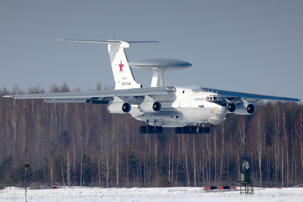 Không quân Nga rất cần máy bay AWACS để cung cấp thông tin tình báo trên không ở chiến trường Ukraine. Nhưng sự lạc hậu về tính năng kỹ thuật và thiếu số lượng của máy bay AWACS A-50/A-50U, đã khiến lực lượng phòng không, không quân Nga thiếu khả năng nhận biết tình huống chiến trường theo thời gian thực.