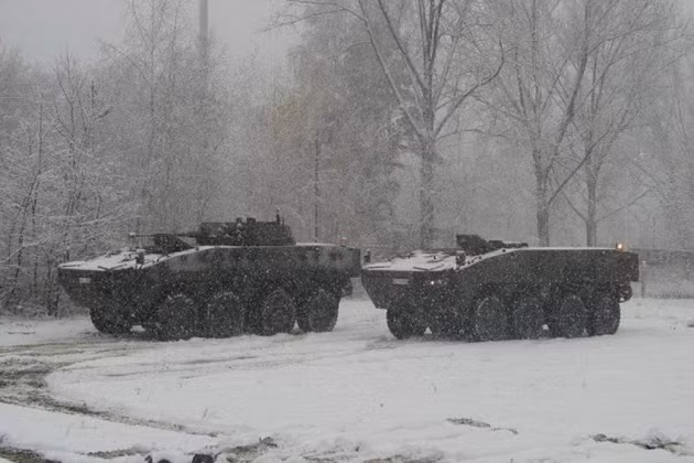 Một ngày trước đó (ngày 24/2), khi cố gắng chuẩn bị mở cuộc phản công ở khu vực phía bắc của mặt trận, Quân đội Ukraine đã tiến hành các chiến dịch tấn công theo hướng nam, nhưng họ cũng không thành công.