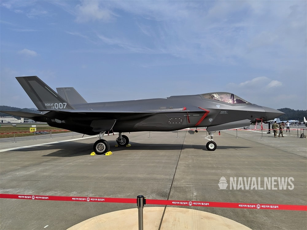 Quân đội Hàn Quốc nói rằng, một trong những phương án lựa chọn có sẵn cho họ, đó là loại bỏ chiếc máy bay bị tai nạn này. Tuy nhiên, một quyết định cuối cùng về vấn đề này, hiện vẫn chưa được đưa ra. Ảnh: NavalNews. 