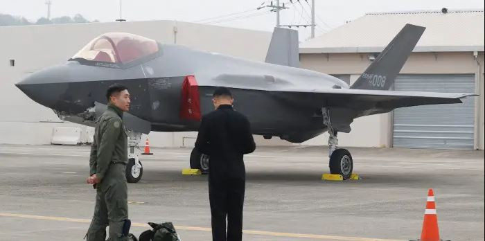 Đánh giá trên được đưa ra sau các cuộc thảo luận giữa đại diện Không quân Hàn Quốc và các chuyên gia của Lockheed Martin, công ty công nghiệp quốc phòng khổng lồ của Mỹ; nơi đã chế tạo ra máy bay chiến đấu tàng hình F-35. Ảnh: Aviation.