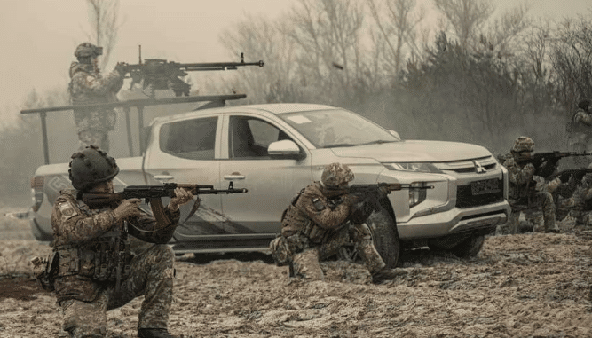 Ngoài ra, ông Leonkov cũng cho rằng, vụ việc rò rỉ tài liệu này một lần nữa chứng minh rằng, Quân đội Ukraine hoàn toàn đặt dưới quyền chỉ huy của Mỹ cũng như NATO; và việc Quân đội Nga đang đối đầu với Mỹ và NATO là hoàn toàn có cơ sở.